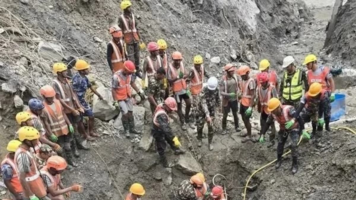 "En cuanto veía la luz, gritaba", relata el chino atrapado once días en un túnel de Nepal