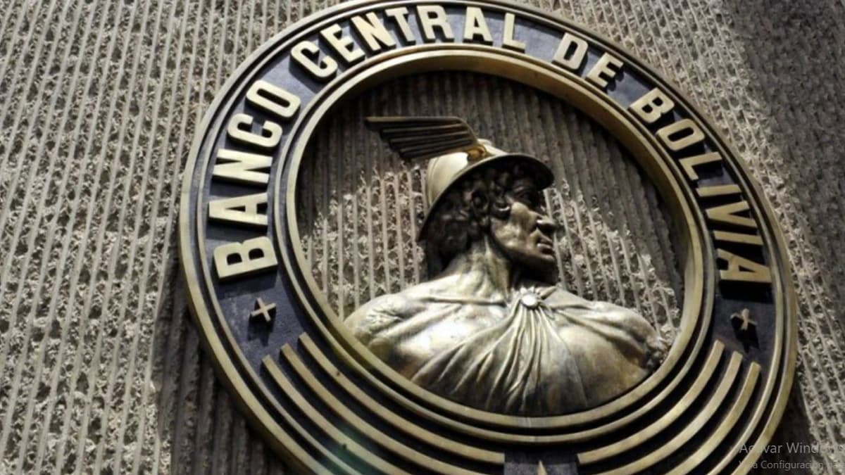 La retención del 3% solo afecta a los bancos, no a los usuarios, aclara un expresidente del BCB