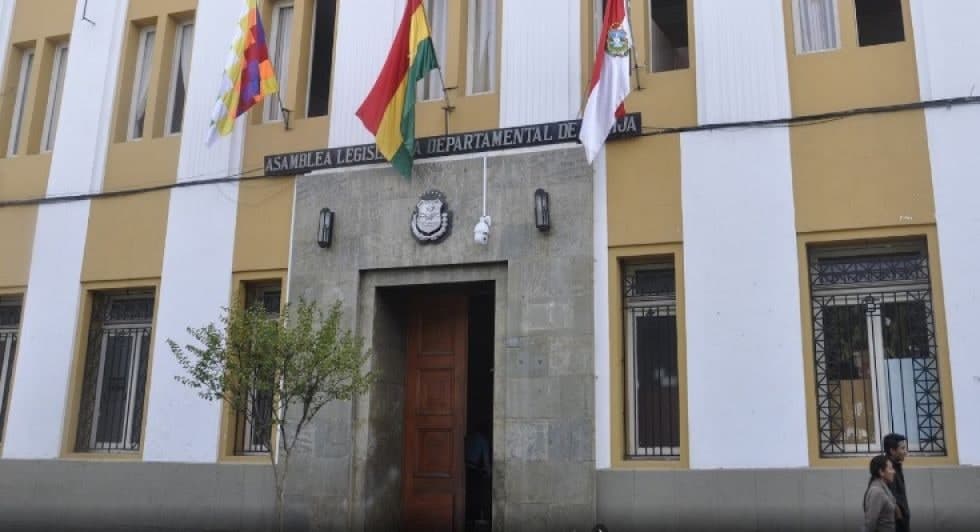 «Se paga asambleístas para buscar soluciones no para estar peleando», advierte la Fejuve de Tarija