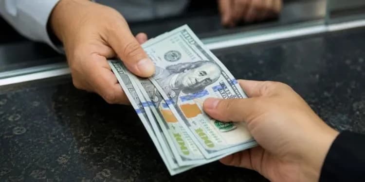 Dólar oficial vuelve a romper récord y llega a Bs 12,32