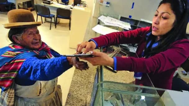 El 82% de los adultos mayores en Bolivia depende de la Renta Dignidad para sobrevivir