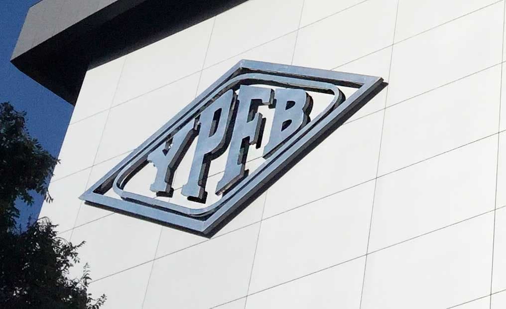 Decreto dispone la intervención de YPFB por 180 días y a cargo de una comisión